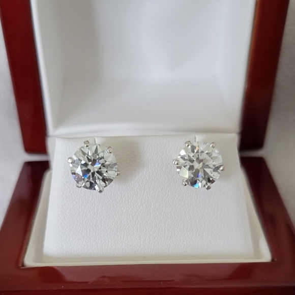 New 4ct Certified Moissanite Stud Earrings - Picture 10 of 10